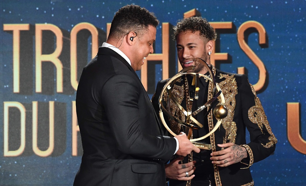 华体会-包含巴萨轻取利物浦，阿扎尔乌龙送礼法甲的词条